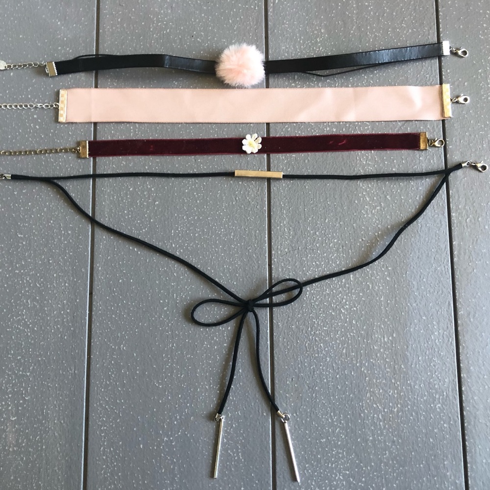 4 piece set of chokers ✨